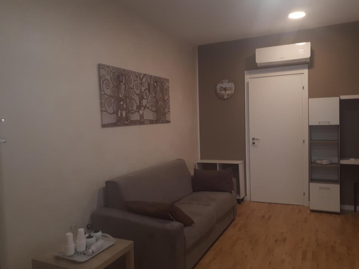 Central House Appartement Caserta Buitenkant foto