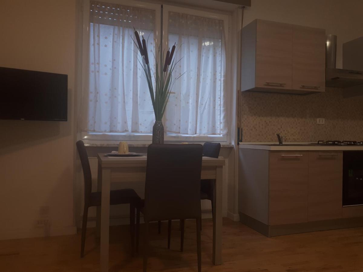 Central House Appartement Caserta Buitenkant foto